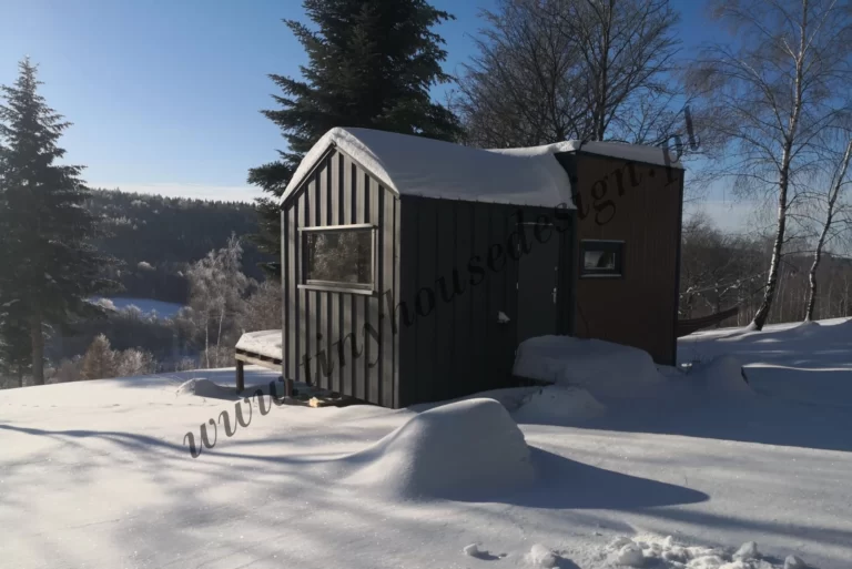 Domek Tomek zimą - Tiny House Design