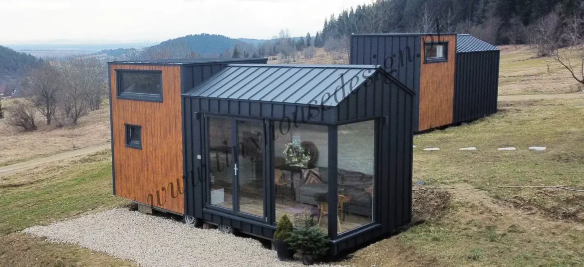 Domek mobilny z oknem narożnym od Tiny House Design