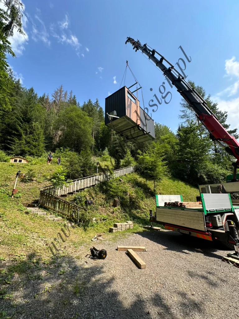 umieszczenie domku mobilnego Tomek w trudnych warunkach geograficznych