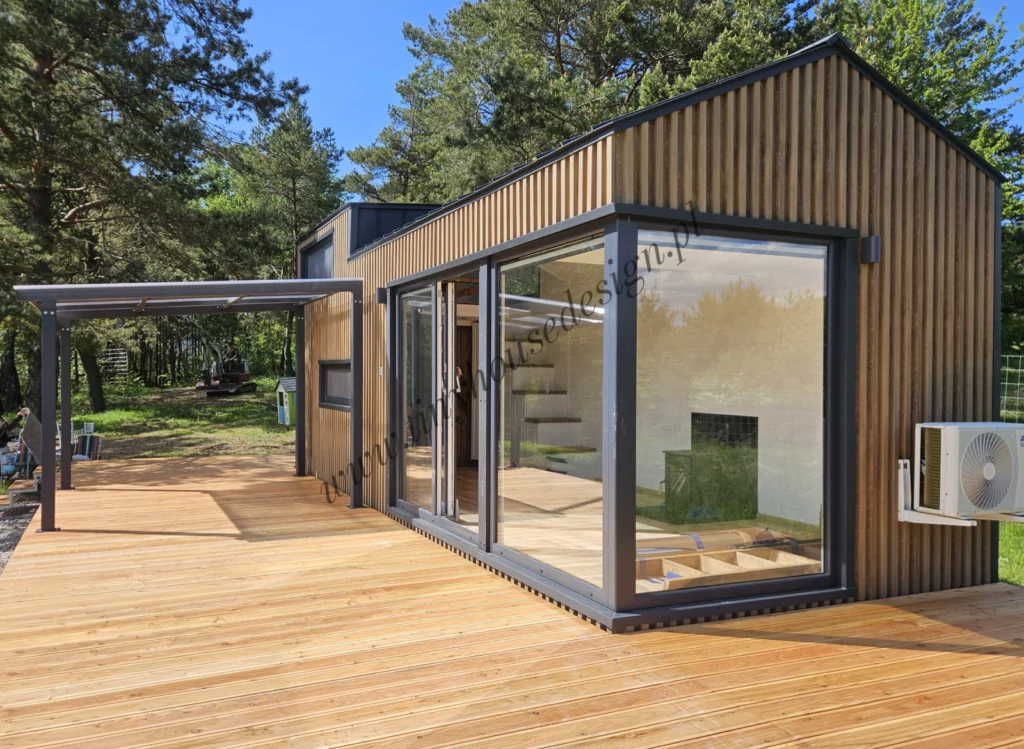 Domek mobilny Zosia z dużymi przeszkleniami